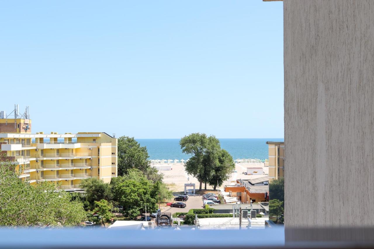 Azure Sea Apartments - Bychoice Mamaia Exteriér fotografie