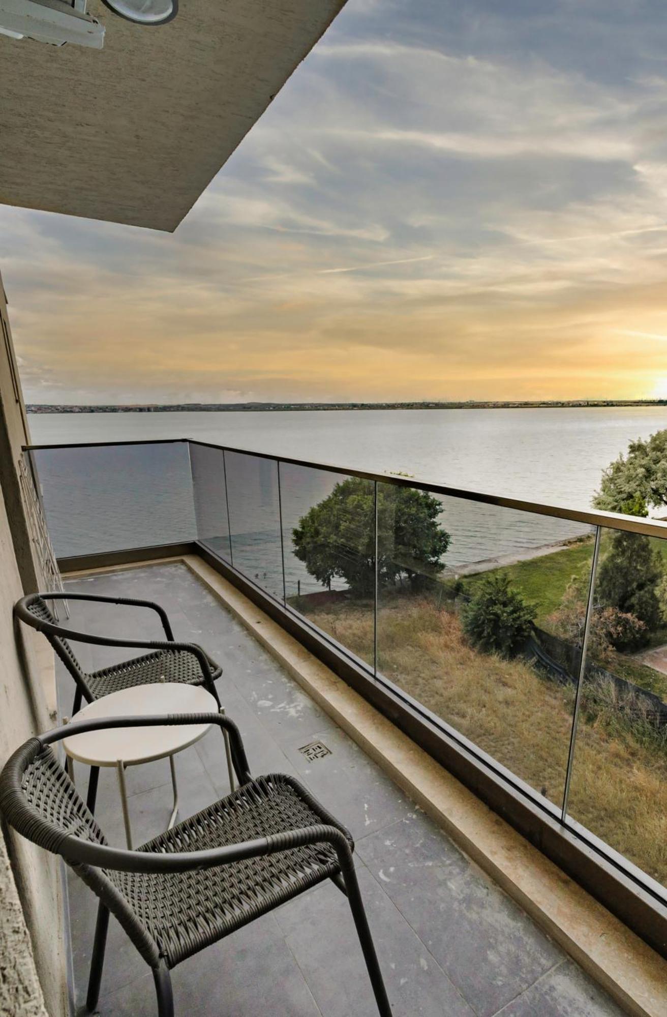 Azure Sea Apartments - Bychoice Mamaia Exteriér fotografie