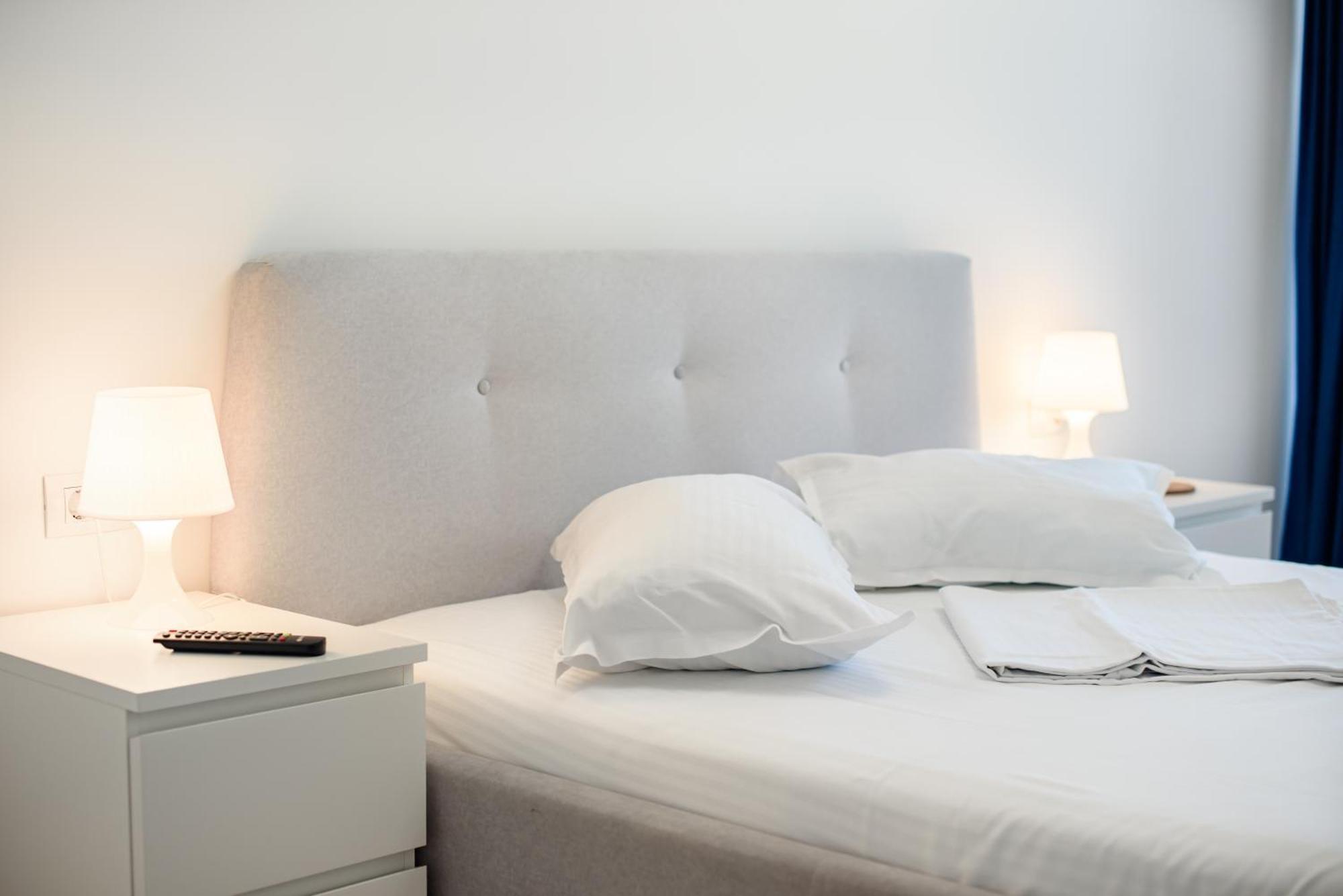 Azure Sea Apartments - Bychoice Mamaia Exteriér fotografie