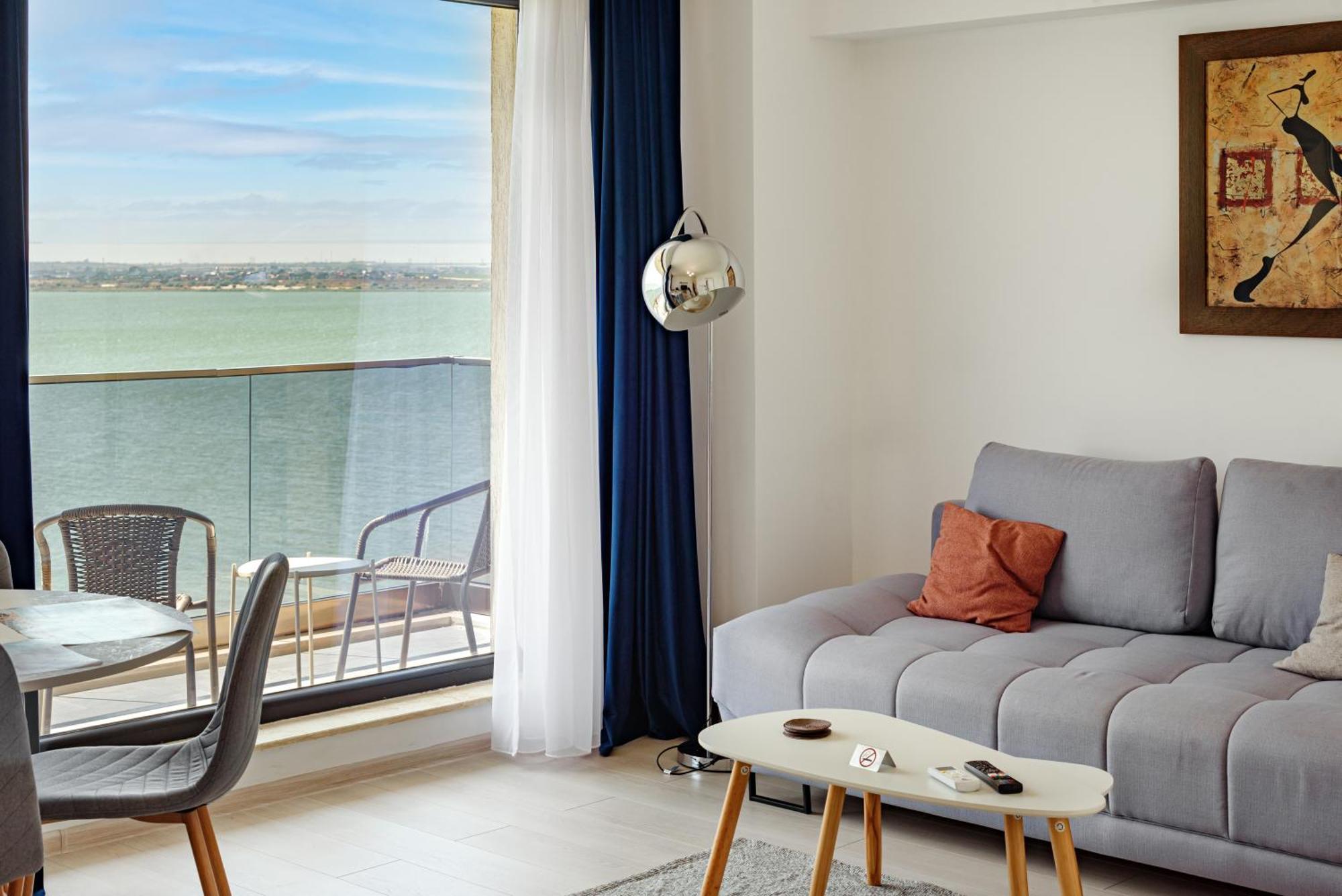 Azure Sea Apartments - Bychoice Mamaia Exteriér fotografie